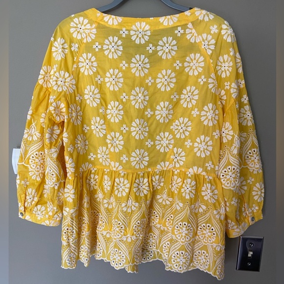 JOHN MARK Floral Embroidered 3/4 Puff Sleeve Ruffle Scalloped Hem Top Size M - Picture 4 of 8